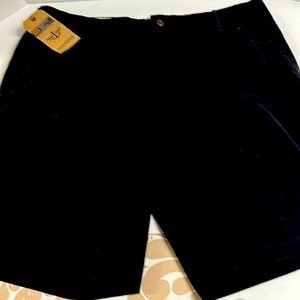 MENS DOCKER SHORTS. NWT. SIZE 38 BLACK